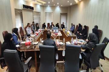 نشست تقدیر از مروّجان فرهنگ کتابخوانی در خمینی شهر